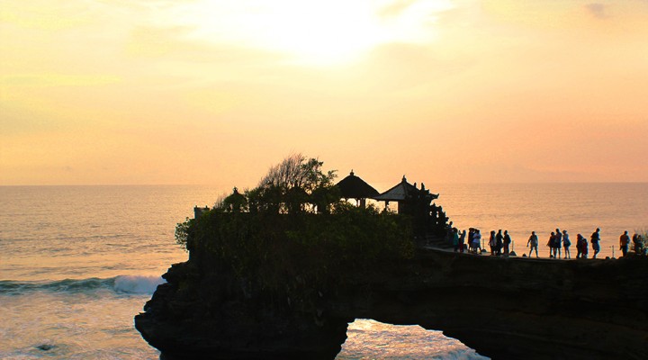 The Global Girl Travels: Gorgeous sunset at Tanah Lot temple in Bali, Indonesia.