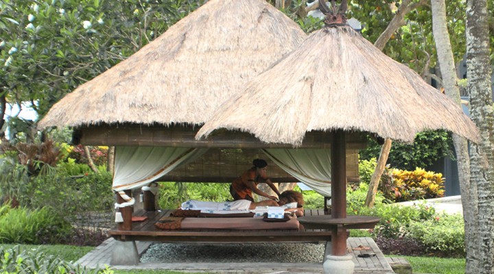 The Global Girl Travels: Ndoema gets a taste of traditional Indonesian deep oil massage at the Hyatt Regengy Yogyakarta on the island of Jakarta, Indonesia.