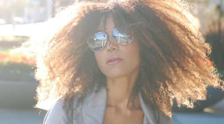 The Global Girl Daily Style: Ndoema sports Le Specs "Galactica" silver mirrored aviator sunglasses.