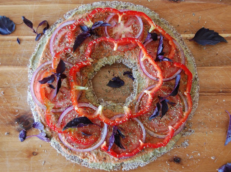 The Global Girl Raw Food Recipes: Raw Pizza with Gluten-free and Nut-Free Buckwheat and Flax Seed Crust - Vegan & Dairy Free.